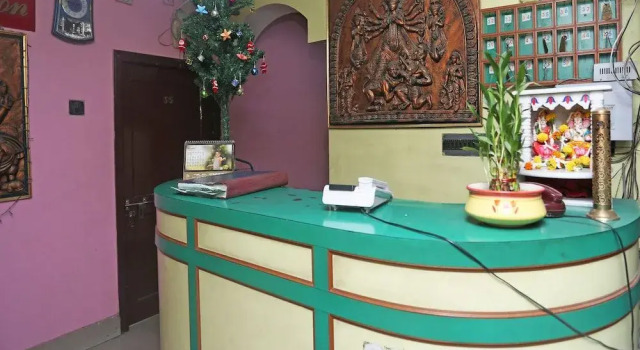 OYO 22232 Hotel Continental & Lodge, Prenota Hotel Calcutta 