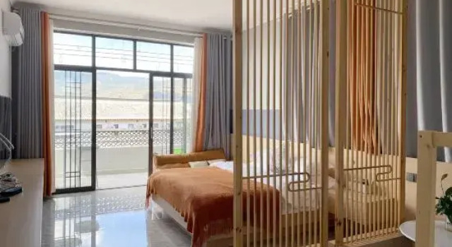 Люкс Lijiang Yuni Xiaoyuan Inn (Sanyi Airport)
