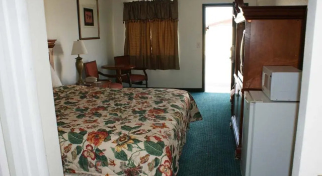 Номер Standard HWY Express Inn and Suites