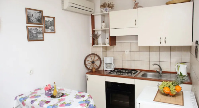 Студия Apartments Zecic
