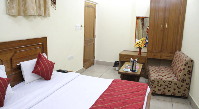Collection O 30858 Hotel SP ROOMS, Забронировать Отель Отели Лакхнау 3 звезды, 3*