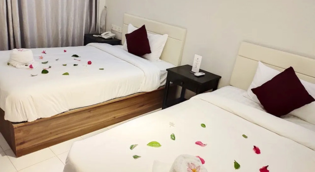 Двухместный номер Standard с балконом и с видом на сад Mary Beach Hotel & Resort