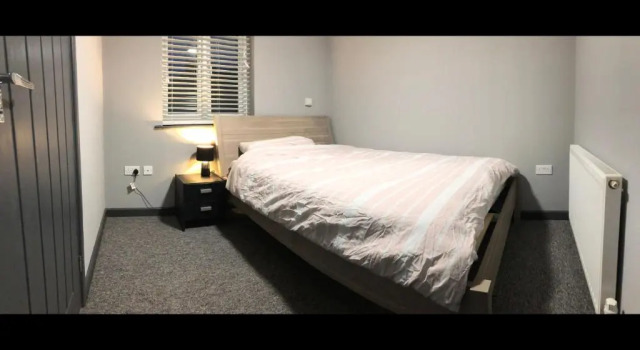 Room in House - Private En-suite Room In Town, Close To Hospital