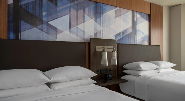 Четырёхместный номер Standard Tysons Corner Marriott