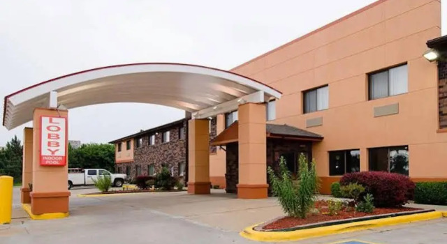 Comfort Inn, Reserva ahora Hotel Hoteles en Menoken con aparcamiento, Aparcamiento