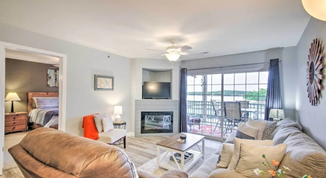 Апартаменты с 2 комнатами с балконом Screened Balcony w/ Views: Sleek Lake Ozark Gem!