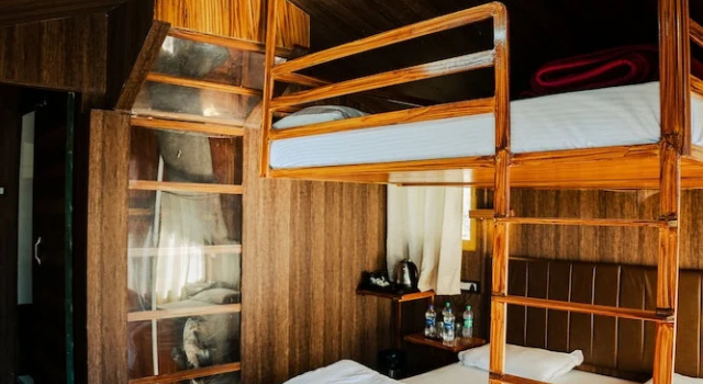 Коттедж с балконом The Cocoon Camps & Nature Resorts