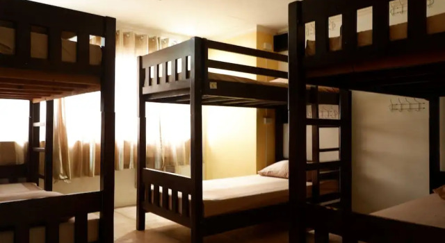 Кровать в общем номере Our Awesome Hostel