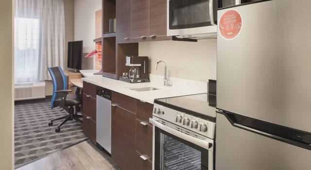 Люкс TownePlace Suites by Marriott Medicine Hat