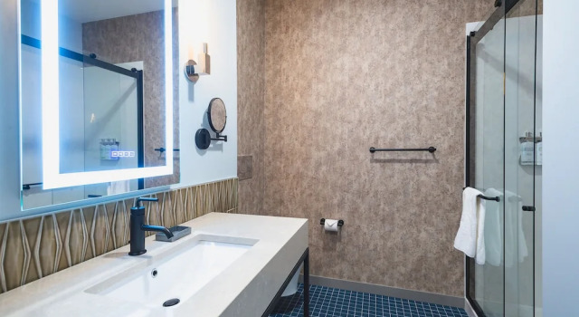 Двухместный люкс The Vault Hotel