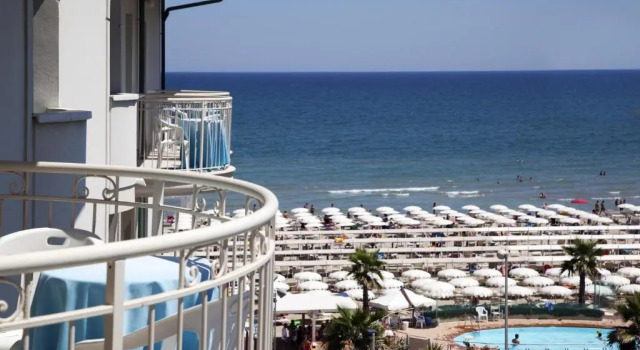 Трёхместный номер Standard с частичным видом на море Hotel Ca Bianca