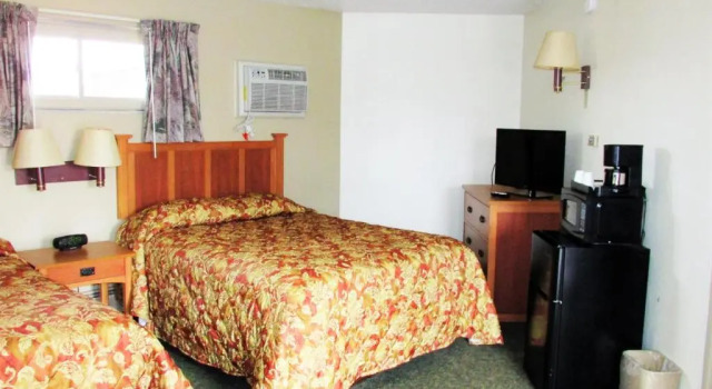 Четырёхместный номер Standard Euclid Motel