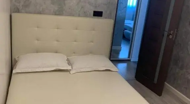 White & Silver Luxury Suite Craiova