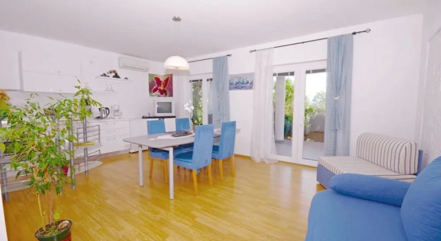 Apartments Josip, Забронировать Апартаменты/квартира Отели Ловран с парковкой, Парковка