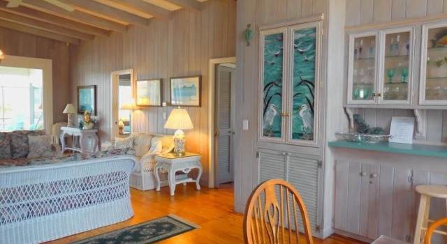 Johnsons Point of View - 4 Br Home