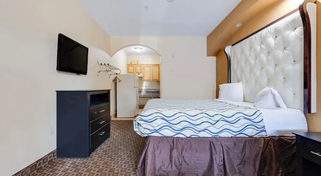 Двухместный номер Kitchenette для гостей с ограниченными возможностями Capital O Deluxe Inn Channelview Houston I-10