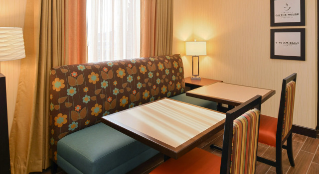 Hampton Inn & Suites Douglas, Boek Hotel  