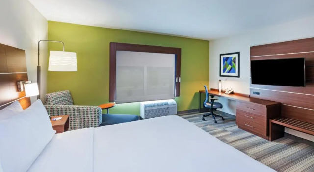 Номер Standard Holiday Inn Express & Suites Tulsa South - Woodland Hills by IHG