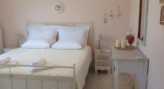 Secret Garden, Prenota Hotel Aigio Acaia