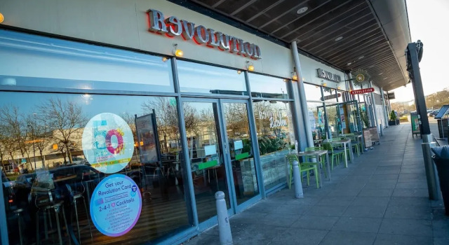 This is the Sunny Side of Milton Keynes, Забронировать Апартаменты/квартира Отели Бакингемшир с парковкой, Парковка
