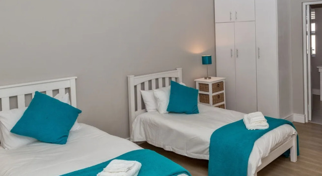 Gansbaai Seafront Holiday House: Ons C-huis, Забронировать Дом для отпуска Гансбай Walker Bay Nature Reserve