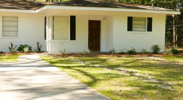 Вилла Comfortable Cottage on the Blue Mile - Close to GSU!