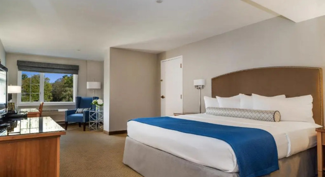 Двухместный номер Standard Waters Edge Resort & Spa