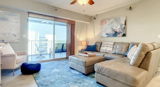 Oceanwalk Jr Penthouse Close to Pool Beach Access Ow14 604