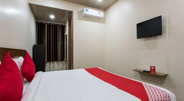 OYO 11929 Hotel Ridhi Sidhi