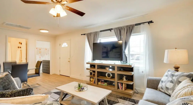 2 Mi to University of Arizona: Tucson Urban Escape, Забронировать Дом для отпуска Тусон штат Аризона