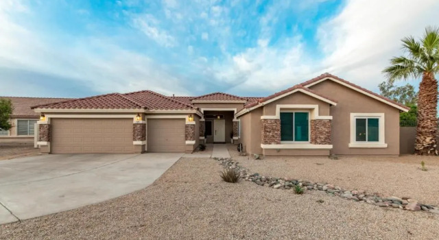 Коттедж Phoenix Backyard Oasis Pool Home! Sleeps 12. Game Room And Kids Playset Too! 4 Bedroom Home by RedAwning