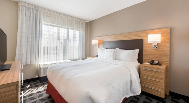 Люкс TownePlace Suites by Marriott Greensboro Coliseum Area