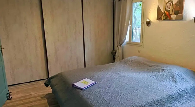 NOTRE PETIT COIN DE PARADIS chambre privée chez l'habitant, Rezervasyon Otel Seillons-Source-dʼArgens Green Provence