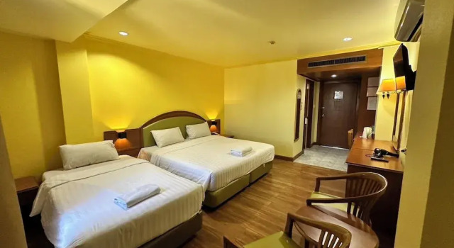 Трёхместный семейный номер Standard c 1 комнатой с балконом Hatyai Merridian Hotel