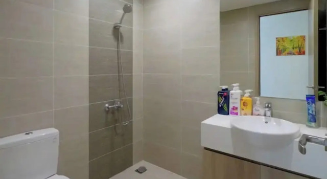 Семейные апартаменты с балконом и с видом на город Lyshing Apartment in Vinhomes Grand Park