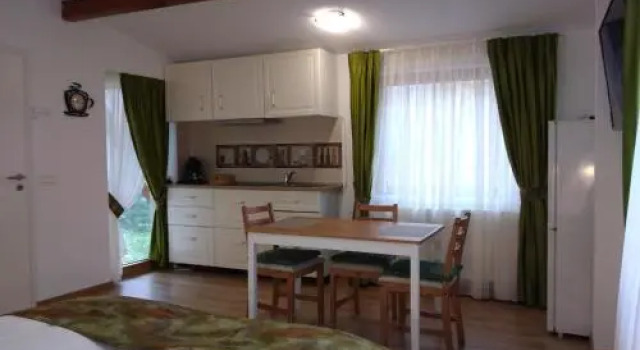 Pensiune păstrăvărie La pintea haiducu, Rezerwuj Apartament Hotele w Carpathians - Romania z parkingiem, Parking