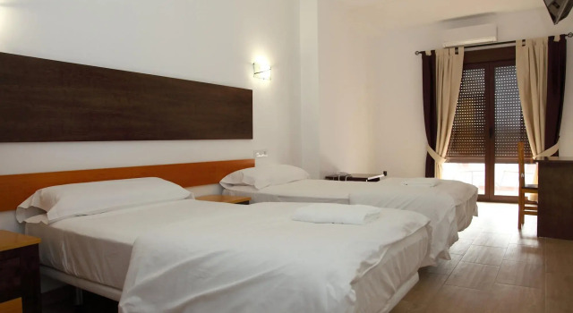 Hotel Restaurante Lorenzo, Buchen Sie Hotel Chirivel 