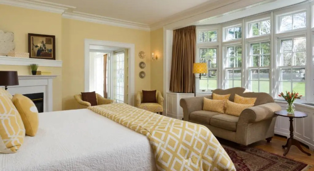 Двухместный номер Deluxe Four Chimneys Inn