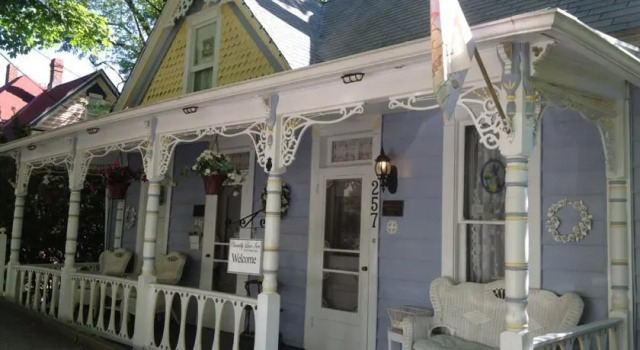 Chantilly Lace Inn