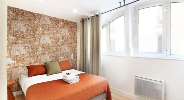 Rent a Room - Studio Bonne Nouvelle, Забронировать Отель 2-й округ: Биржа Париж, рядом с Станция метро Rambuteau
