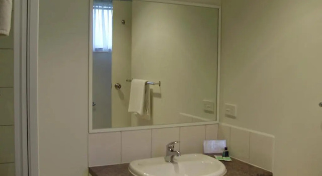 Апартаменты Redwood Manor Motel Apartments