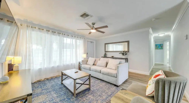 Great for Snowbirds! Pompano Beach Home w/ Patio, Book Feriehus Villaer i Florida, Villa