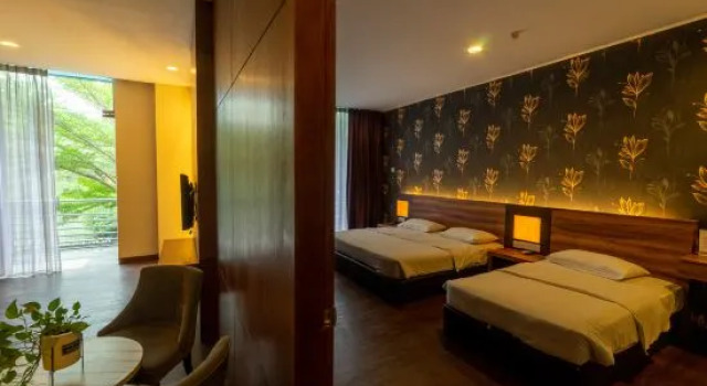 Люкс WaterFront Boutique Hotel