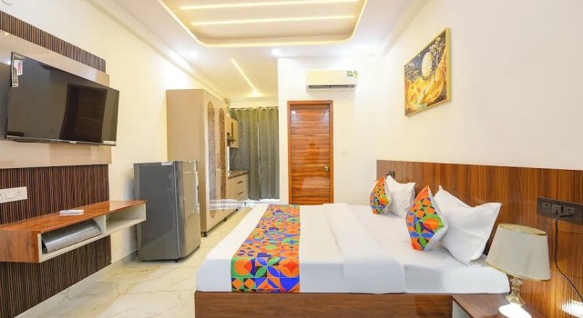 FabHotel 24x Living