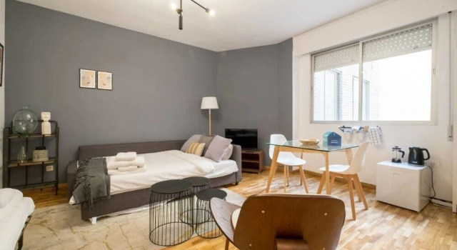 Lovely Modern 1Bed Apt in the city centre, nr metro, Забронировать Отель Мадрид Провинция Мадрид, рядом с Los Caños del Peral