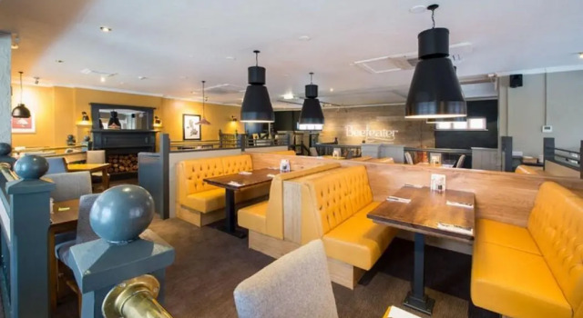 Номер Standard Premier Inn Cardiff West