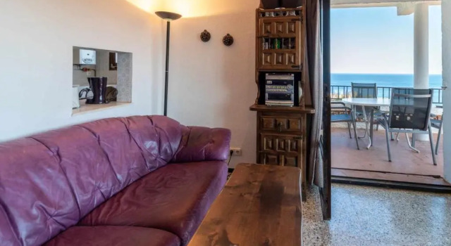 GRIFEU 05 Apartamento luminoso con terraza y vistas al mar