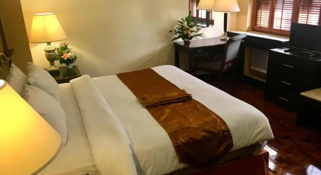 Люкс Lourdes Family Suites Makati powered by Cocotel