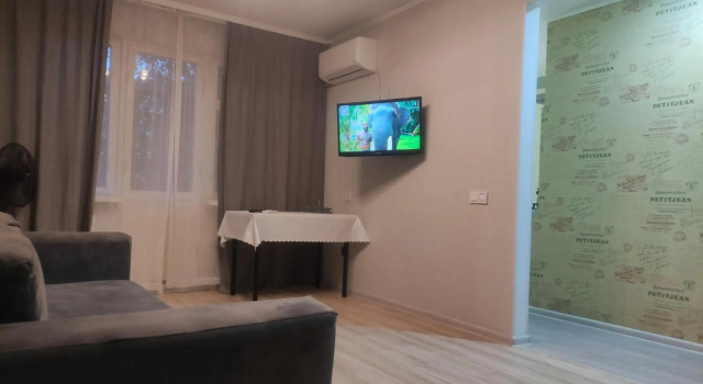 Apartment on Prospect Peremohy, 46, Book Apartment Hotels in Chernigov with Parking, Parking