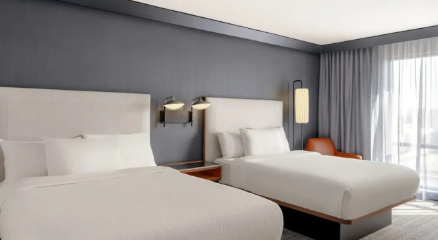 Courtyard by Marriott Milwaukee Brookfield at Poplar Creek, Book Hotel Hoteller i Brookfield med pool, Swimmingpool